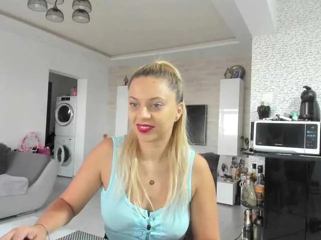 CarlaStaceeFun on BongaCams