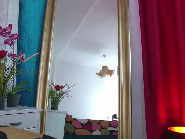 Foxxxy-MILF on BongaCams