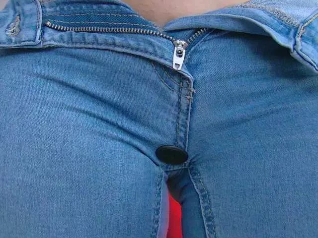 Foxxxy-MILF on BongaCams