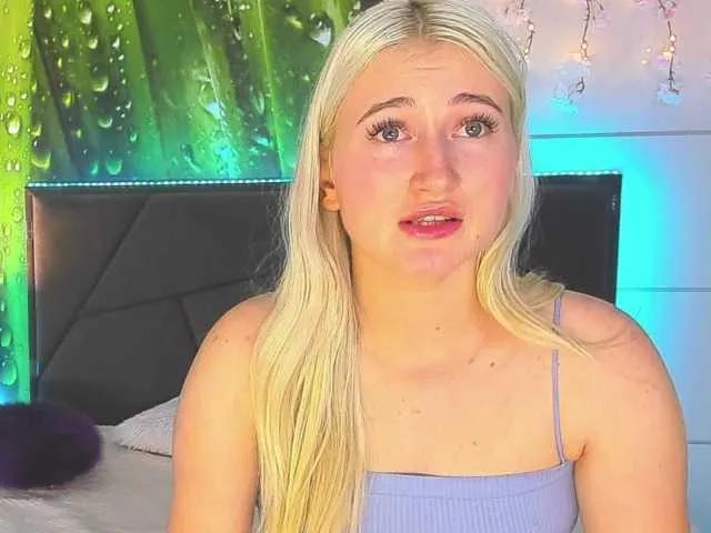 HollyTaillor from BongaCams