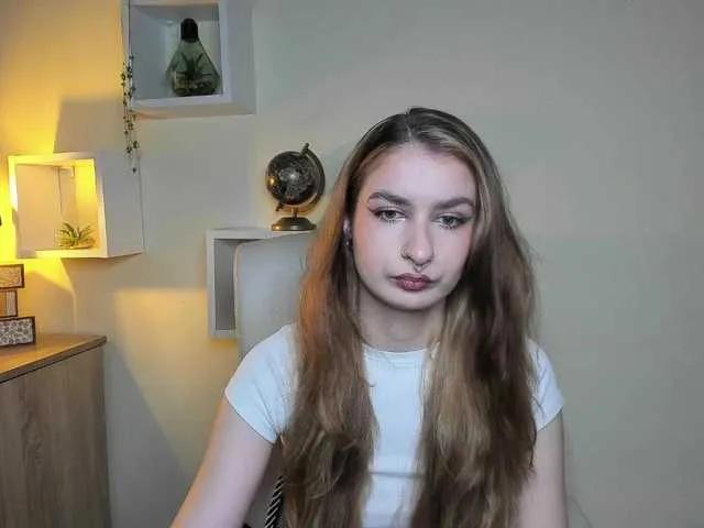 HotNina19 from BongaCams