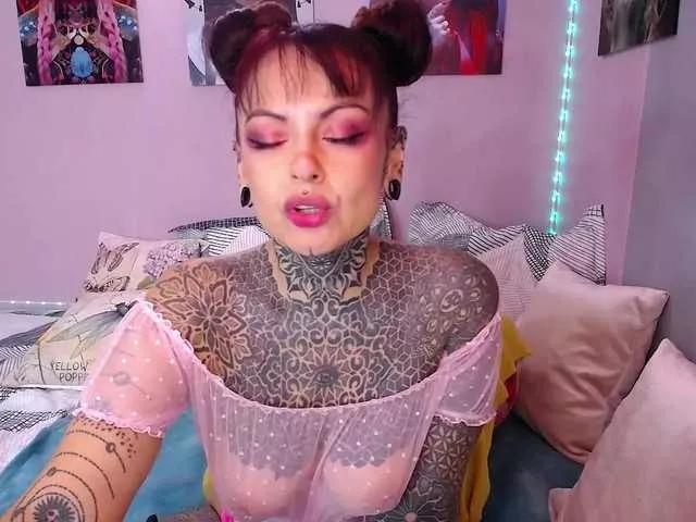 LolaRouse on BongaCams 