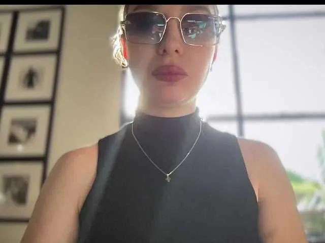 Melissa222Femdom from BongaCams