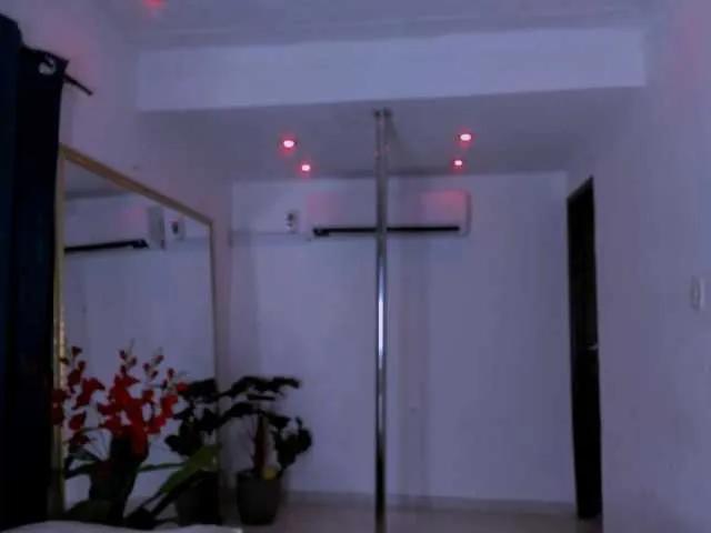 nahomy-ryans from BongaCams