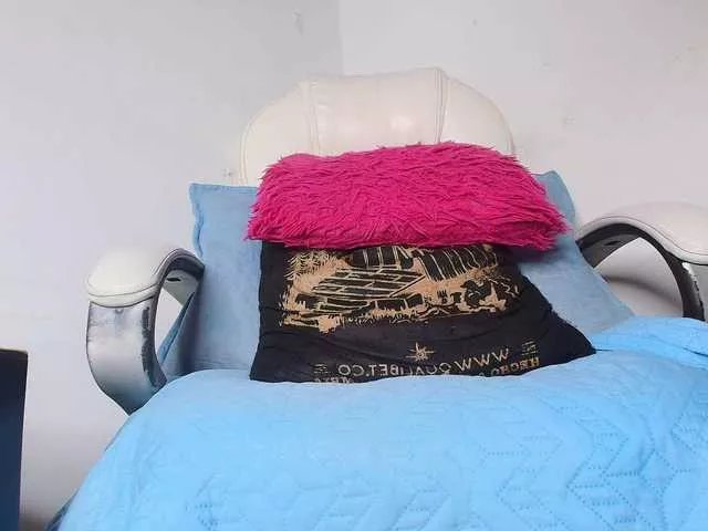 naomi-k on BongaCams