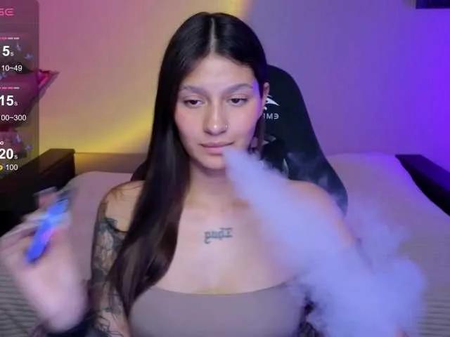 NikolGoldy from BongaCams