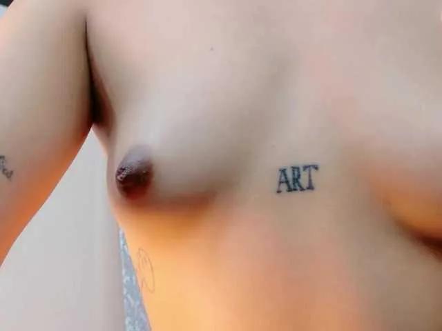 slutlittlegir from BongaCams