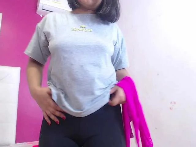 tiny-whore on BongaCams