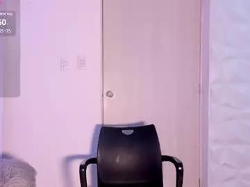 arirobert_ on Chaturbate 