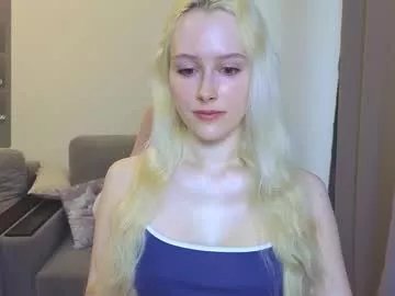 caseylabow on Chaturbate
