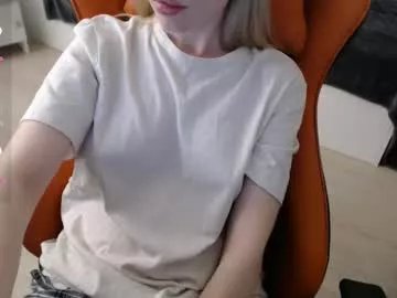 crystalyss on Chaturbate