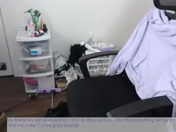 elliecharmful from Chaturbate