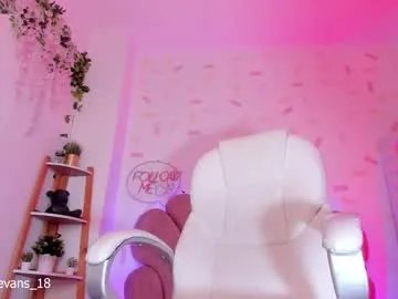 kylie_evans_18 — GOAL: Evelyn greets you [90 tokens remaining] Make me run with your vibrations #asian #shy #latina #petite #ebony