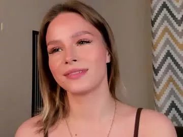 lipswithsweetonthem on Chaturbate