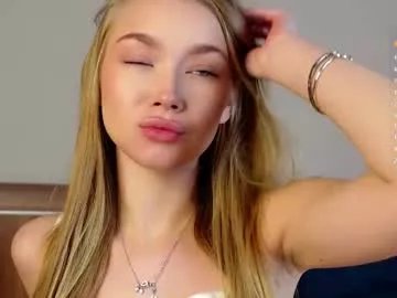 lipswithsweetonthem on Chaturbate