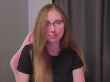 oliviavele on Chaturbate