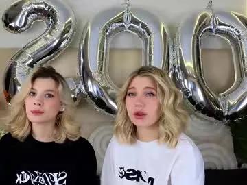 pinkadele from Chaturbate