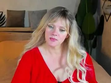 victoria_nelson — GOAL: Lick your finger [0 tokens remaining] Welcome to my room! #new #milf #mature #bigboobs #bigass