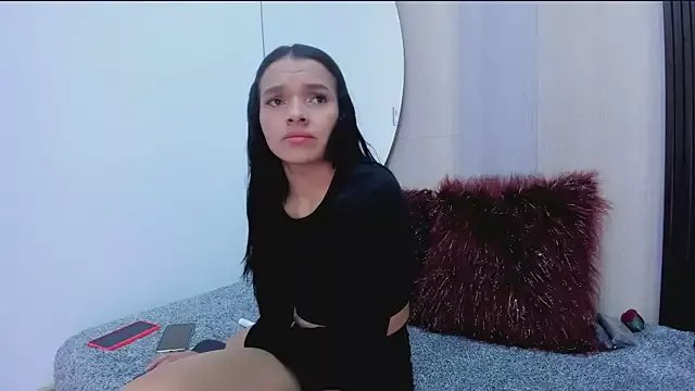 _shantal_smith on StripChat