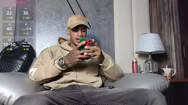 AaronCruz_ on StripChat