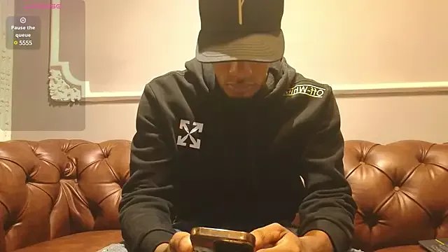 AaronCruz_ on StripChat