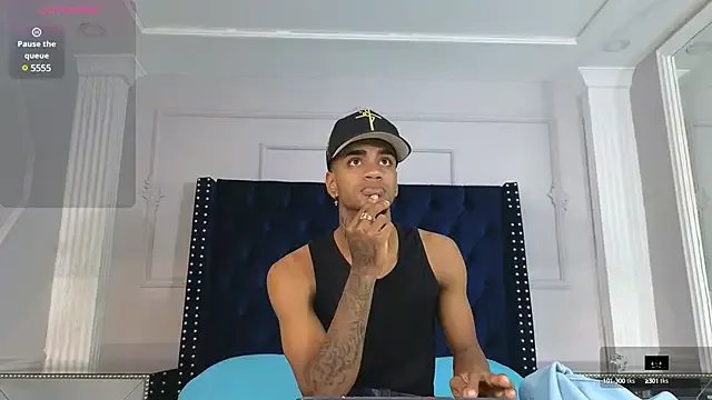 AaronCruz_ on StripChat