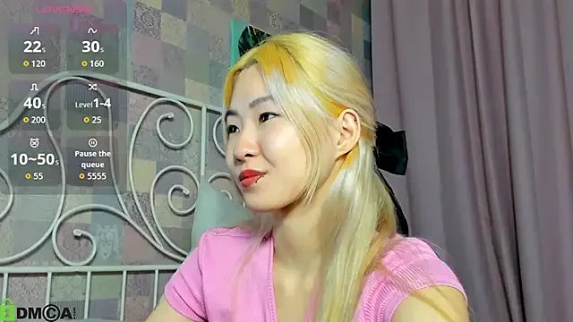 Aisi_18 on StripChat