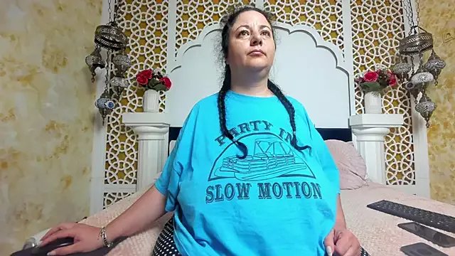 AleshaArabian on StripChat