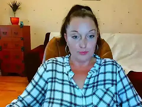 Alice3694 on StripChat