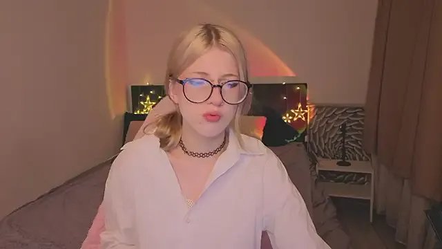 alicedews — show feet