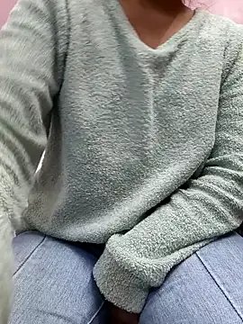 Ananya_34 — Full nude with boobs oiling