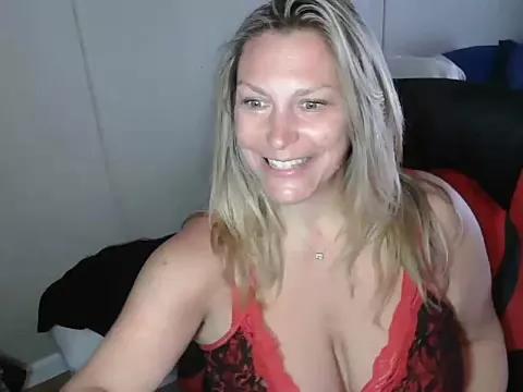 bigtitslivetofuck from StripChat is Freechat