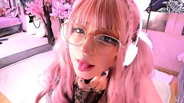 BizzyNoar — Deep throat and full saliva