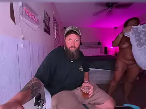 bossyroxy84 on StripChat 