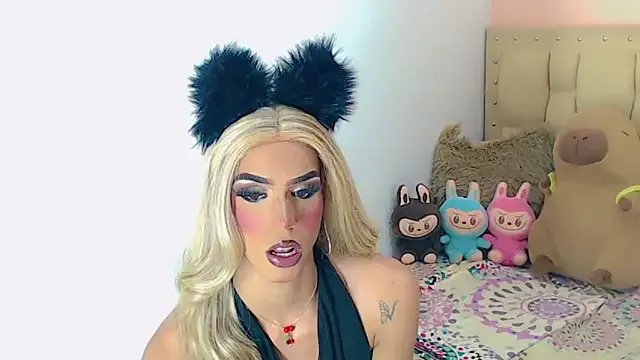 briana_sex32 on StripChat