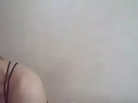 CaitlinaJayne23 on StripChat