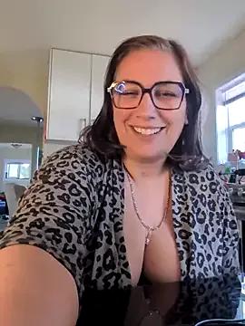 Canadian_BBW on StripChat 