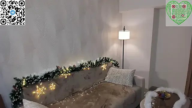 CherrylHolme — Flash my yummy ass 