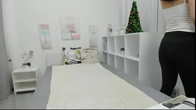 Comely_Camillla — show tits