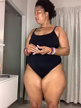 CurvyDesire1 on StripChat