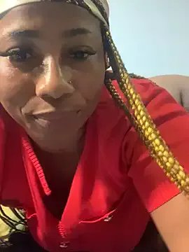 CurvyDesire1 on StripChat