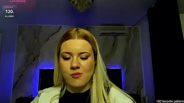 CutiePie69__ on StripChat