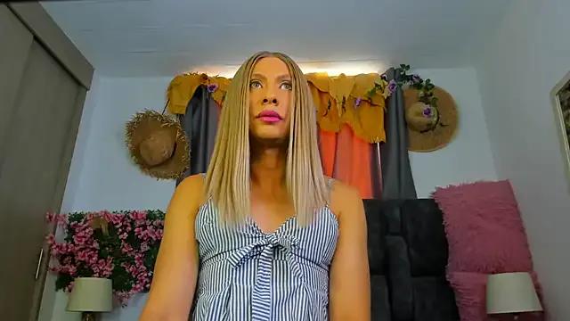 davinaclaire on StripChat