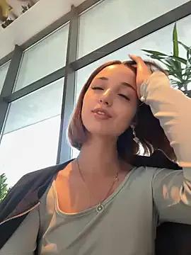 DollyTall on StripChat