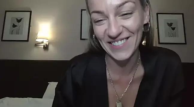 Edenfox- on StripChat 