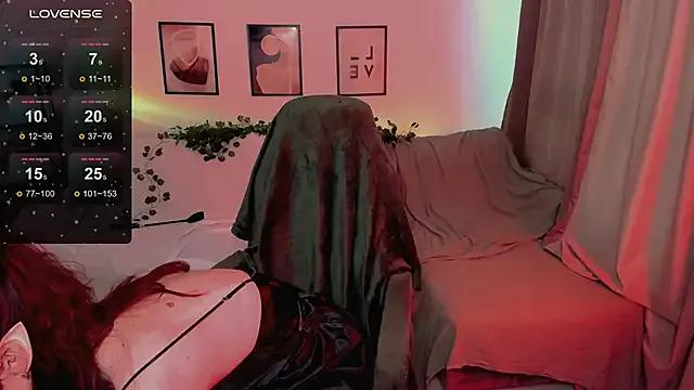 effie_mirelll on StripChat 