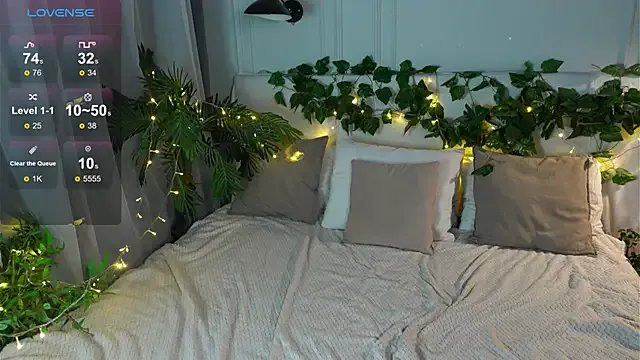 Elfa_Mirielle on StripChat