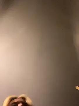 EllieMaeBaby on StripChat