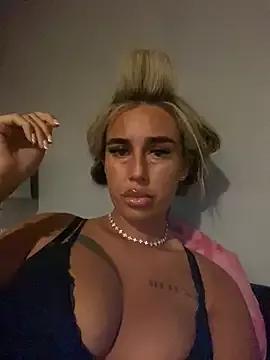 EllieMaeBaby on StripChat 