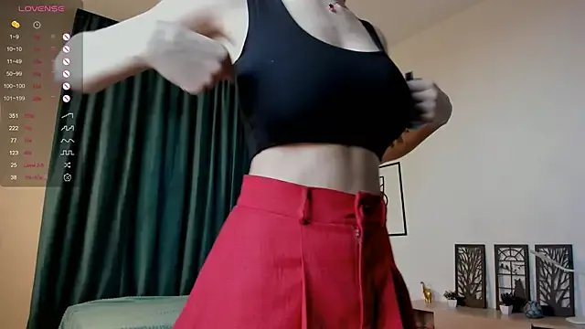 ElvaHilby on StripChat